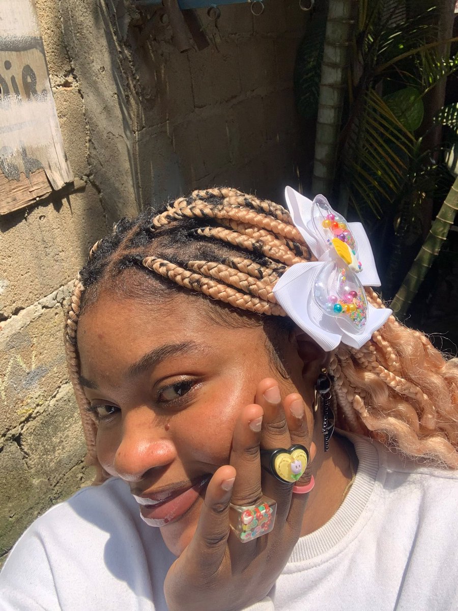 Funksmama's tweet photo. GBA CHiDI, these are my pictures with no make up. Now I give your mother 10 years to replicate. Ugly idiot😂 https://t.co/gW7eguN57S