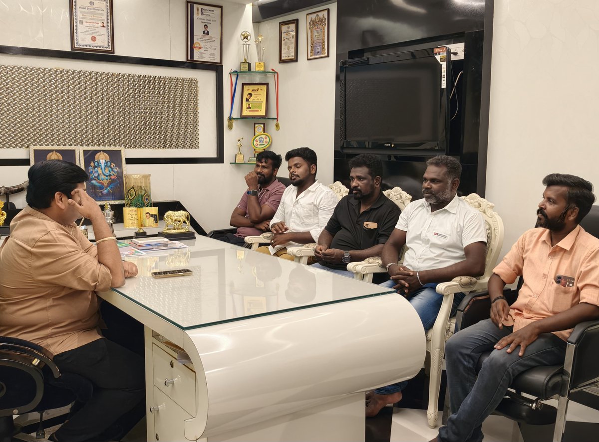 RamCinemas's tweet photo. Exclusive Snaps of #DhruvVikram Birthday Celebration in your #RamCinemas 
#Bison Once again gone Houseful 💥💥 https://t.co/uvi68GoVfD