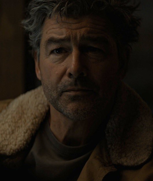 AxelTalksFilm's tweet photo. that's his unofficial daughter https://t.co/jDTTbBgVax