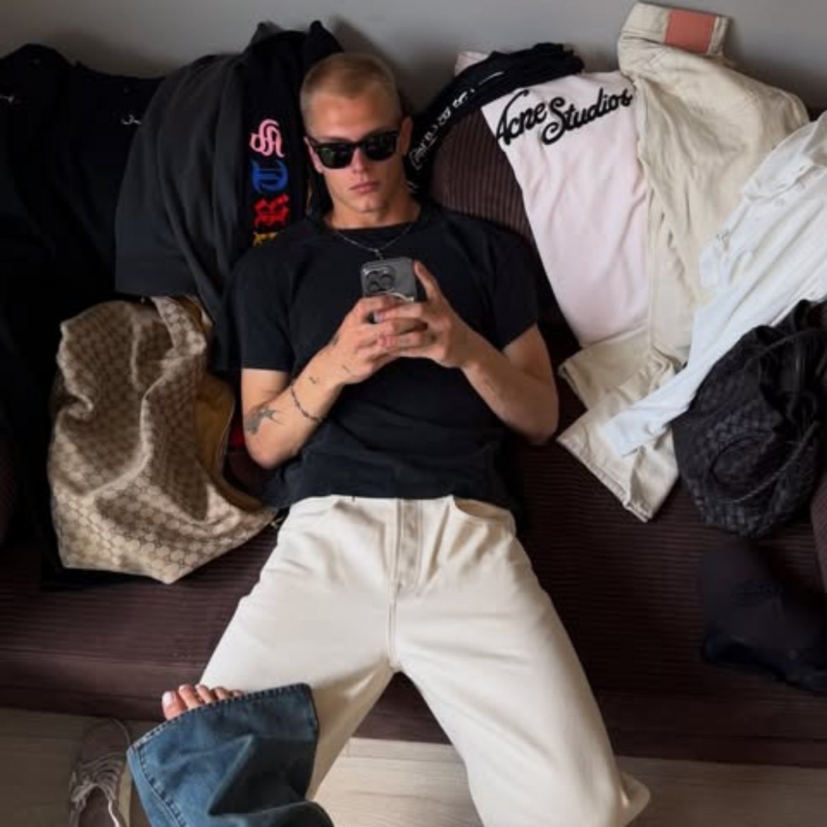maraudsbase's tweet photo. ⠀
.𖥔 ݁ ˖𓂃.⋆˚ ݁˖ amycus roy carrow
⠀⠀⠀ ⠀꩜ :: @voidcxrrow

idade: 21 anos
sexualidade: hétero
pronomes: ele/dele
poderes: controle biológico
shape: @/elmenhorstjulian
⠀ https://t.co/BewuMVtvyj