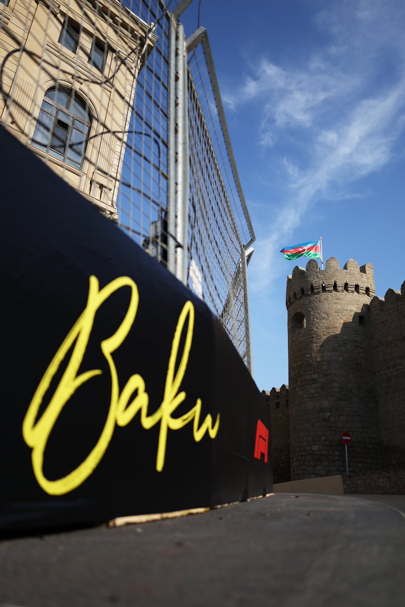 redbullracing's tweet photo. Bring it on, Baku 👊

#F1 || #AzerbaijanGP 🇦🇿 https://t.co/2SeksKo3lA
