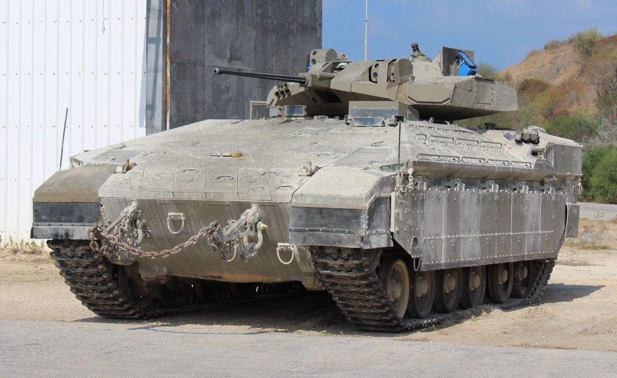 Dat_Arma's tweet photo. @jacopone2 @AlessandroPonz4 Ma devo dire una cosa, un mio punto di vista personale.

Per me i veri HIFV (+40t) dovrebbero essere direttamente derivare da piattaforme MBT (Namer🇮🇱, T-15 Armata🇷🇺, VN20🇨🇳), e non semplici IFV appesantiti come KF-41, AS21 RedBack e ASCOD.
2/ https://t.co/YCQ5uffzK0