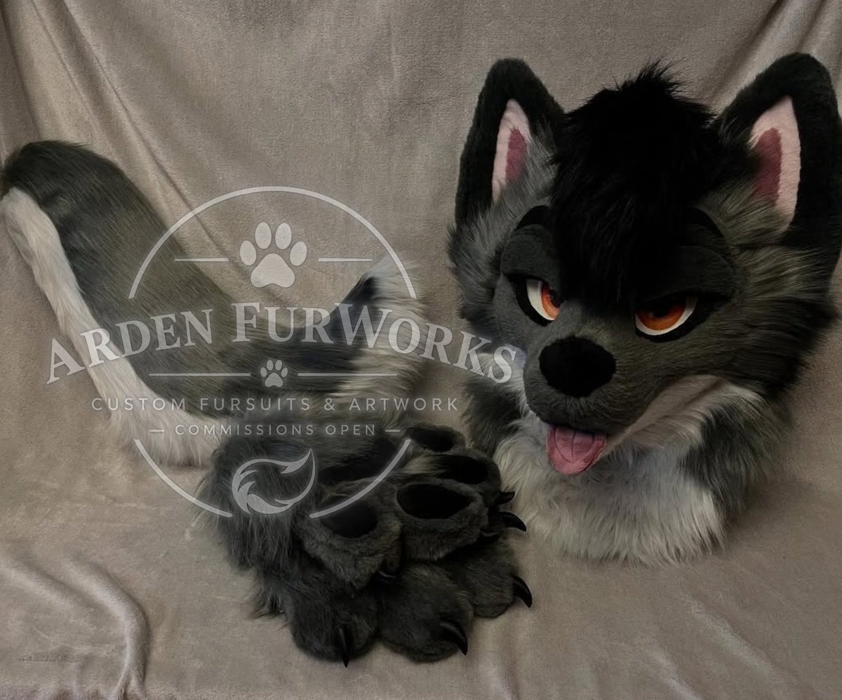 ArdenFurWorks's tweet photo. A closer look at the handcrafted hand paws and tail of this custom fursuit Soft fur clean details and quality craftsmanship

fursuit head🐺

3D printed eyes

super soft

Has neck fur

lined

Luxury faux fur

#Fursuit #FursuitMaker #PartialFursuit #Furry #Fursona #CustomFursuit https://t.co/KrSCQC5y9F