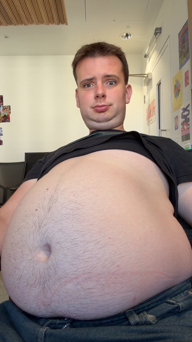 Hanselblimp's tweet photo. Haven’t actually seen my toes standing up in about 10 pounds…🫣🐷😈 https://t.co/tLLOXb9E4h