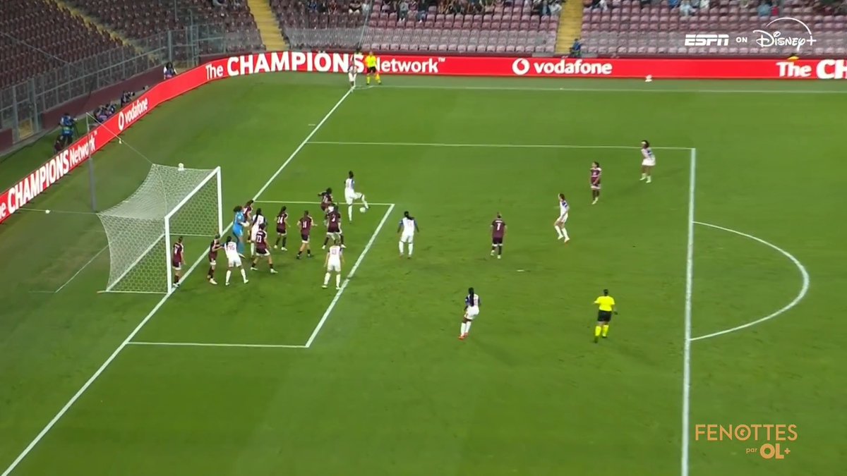 fenottes's tweet photo. Servette 0-7 OLL
Corner de Bacha, dévié par Tarciane puis deux joueuses du Servette avant de finir au fond des filets
(68ᵉ mn)
#SFCOLL https://t.co/KC6x0sFjgD
