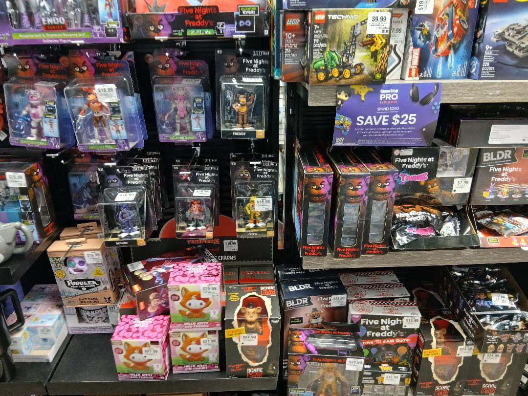 RattyCheeze's tweet photo. friends gamestop finds
i don’t think i wanna go anymore https://t.co/ZajrCemySr