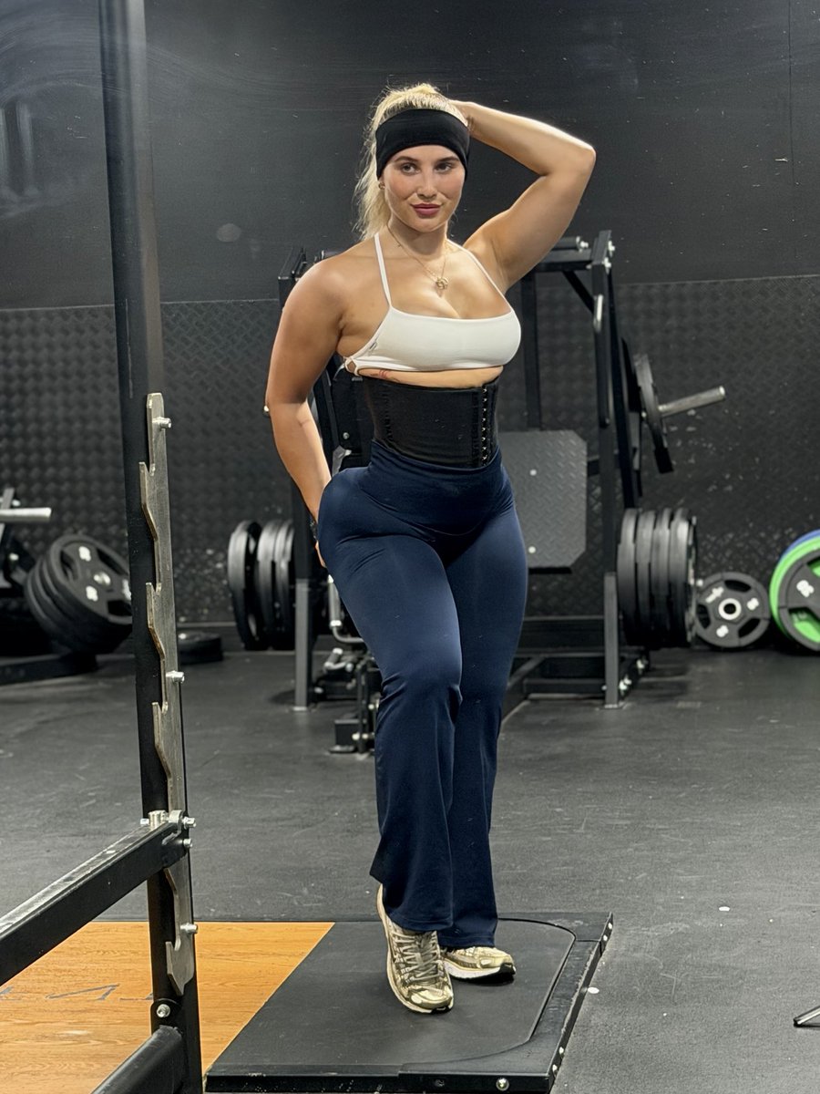 Brookeglutes's tweet photo. #legday #glutes https://t.co/gmvR28GelV