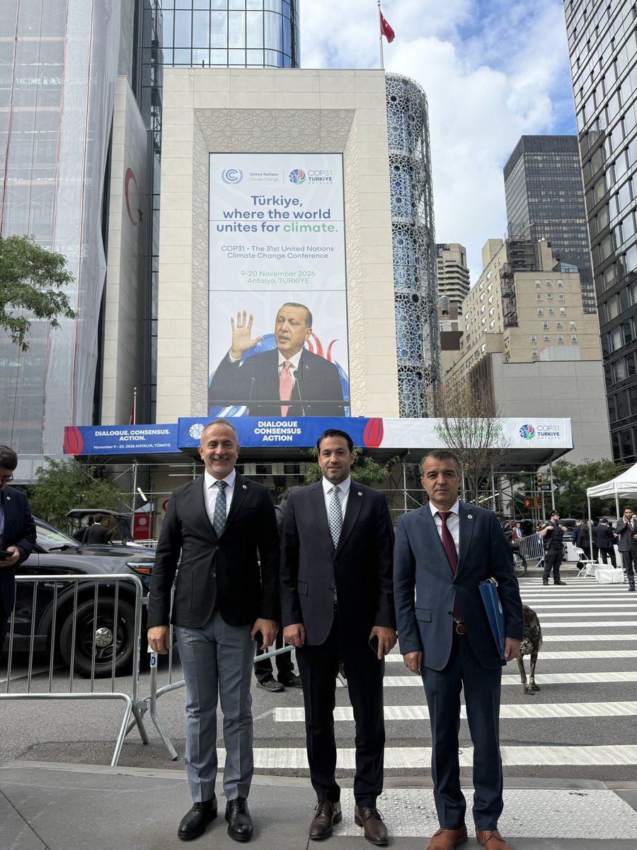 aslankenan_nl's tweet photo. 📍 New York, ABD 🇺🇸

81. Birleşmiş Milletler Genel Kurulu ve teşkilatlanma çalışmalarımız vesilesiyle bulunduğumuz New York’ta, kıymetli UID heyetimiz ve dostlarımızla birlikte Türkiye’mizin New York’taki simgesi olan Türkevi’nde bir hatıra fotoğrafı çektirdik.

Rabbim çalışmalarımızı hayırlı, bereketli ve kolay eylesin. Birlik ve beraberliğimizi daim kılsın.

@U_I_D @uid_youth @u_i_dwomenhq @saganak_mehmet @HakanGecol @uerker 

#NewYork #Türkevi #UID