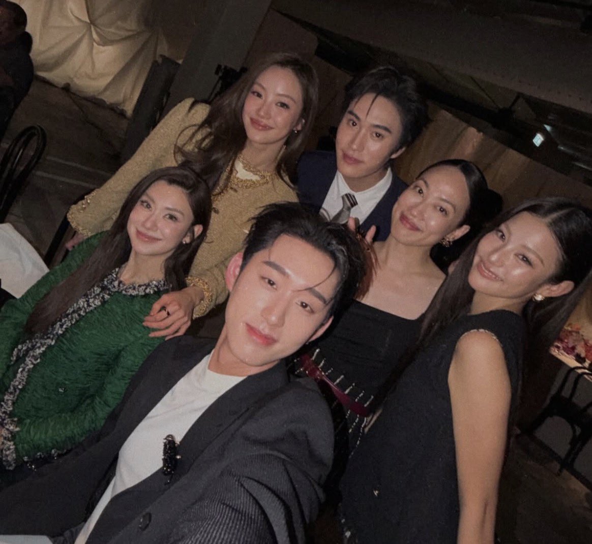 lauvemiu's tweet photo. mukha talaga silang mag asawa na umattend ng event together 😭😭😭😭😭 https://t.co/cqYNdlGyg2