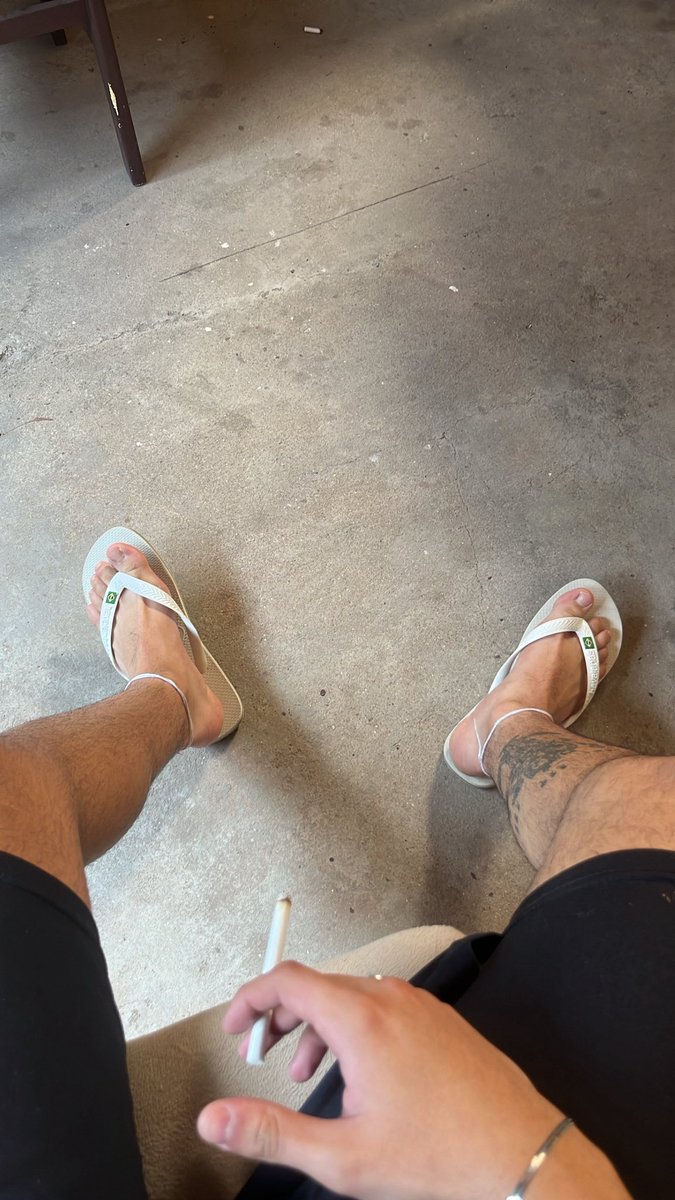 mr0900000's tweet photo. pezão 41 #feet https://t.co/h8W8yhTP6H