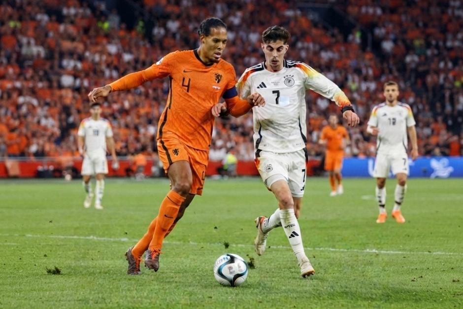 Dos nuevas eras frente a frente: Xavi y Klopp debutan con Países Bajos y Alemania