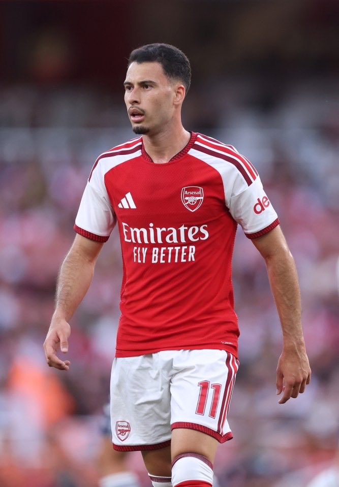 ArsenalNews_Hub's tweet photo. 🚨🔴⚪️ MARTINELLI’S AGENT: “HE LOVED ARSENAL”

Gabriel Martinelli’s agent says the winger turned down offers from the Premier League, Italy and Germany before choosing his £60m move to Al-Hilal.

According to his agent, Martinelli never wanted to find himself in a situation where he would immediately have to face Arsenal after leaving.

“He loved Arsenal. He didn’t want to leave and then find himself facing the club as soon as he had just left.”

Martinelli ultimately chose Al-Hilal, bringing his Arsenal chapter to an end after years in north London.

🔴⚪️ Whatever happened on the pitch, the love for Arsenal remained.

#AFC #Arsenal #Martinelli #COYG