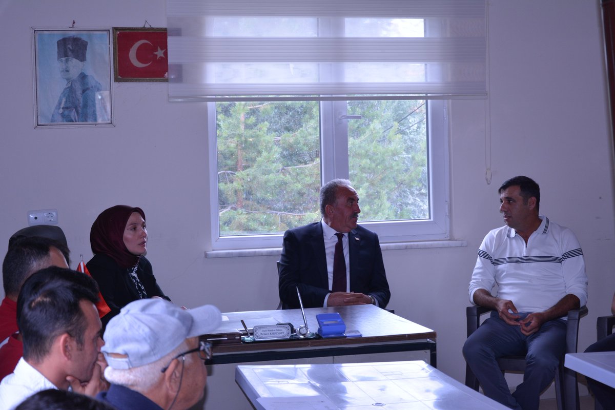 tcfelahiye's tweet photo. Kaymakamımız Sayın Esma ATASEVER SAĞIROĞLUGİL, Kuruhüyük, Darılı ve Kepiç mahallelerimizde düzenlenen halk toplantılarına katıldı.
@kayserivaliligi 
@gokmen_cicek_ https://t.co/BAN5Uf3FwO