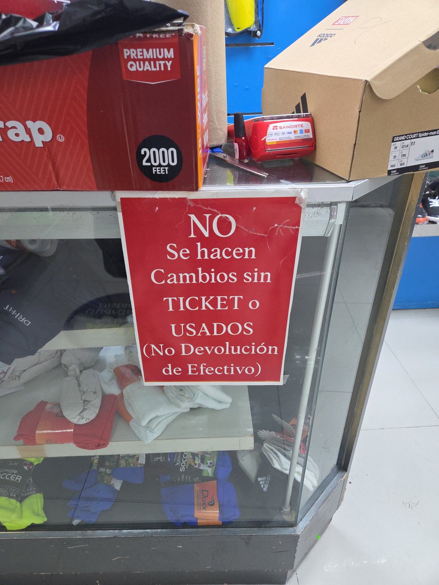Lamuylupe's tweet photo. @AtencionProfeco ¿"No regresar efevtuvo" es legal? https://t.co/80JK42WZV4