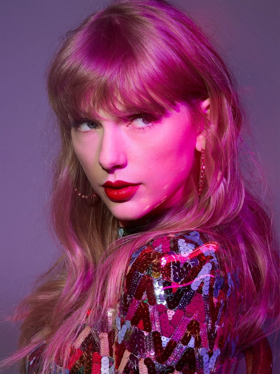 TaylorWorships's tweet photo. No one, and I mean NO ONE comes close to God Taylor Swift ππ©·π
#GodTaylor https://t.co/sT22VLeACW