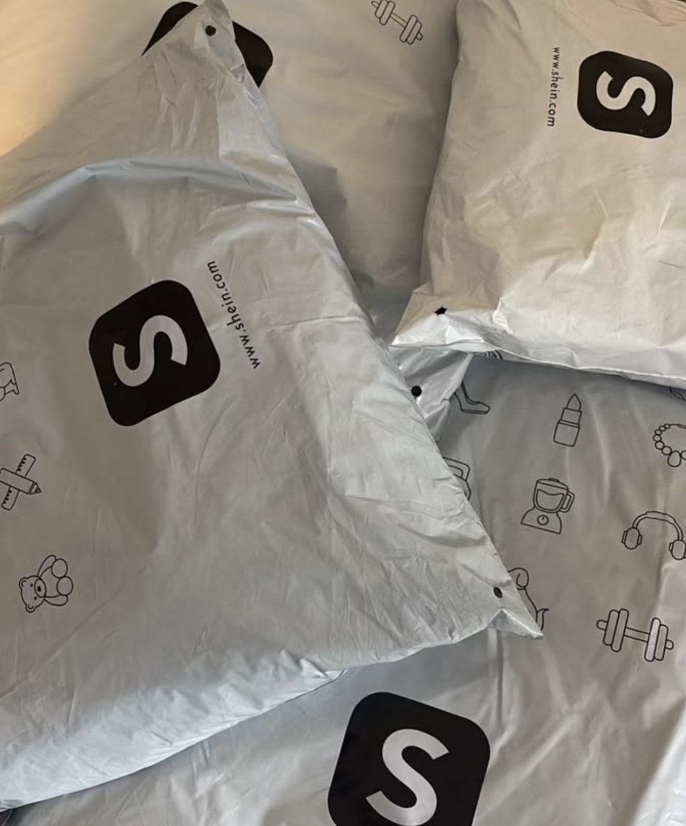 luuviisa's tweet photo. finalmente a shein colocou uma loja que tem roupas iguais as da zara pra vender no precinho, vencemos e muito!!🥹 https://t.co/J9ZYKwcjSp
