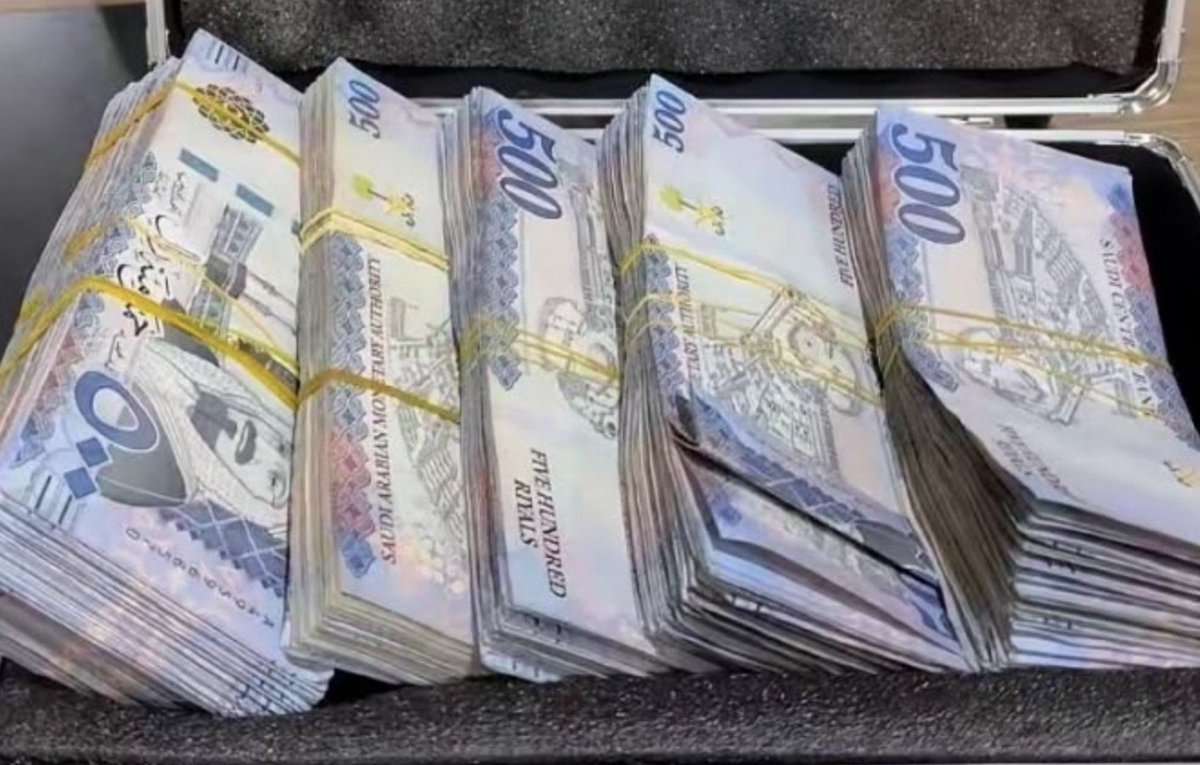 wwc3y's tweet photo. لو جتك ٦ مليون ﷼ سعودي  اليوم
هل يمكن للمبلغ .. أن يحل كل مشاكلك 💵 

◯ نعم

◯ لا https://t.co/QuJGMIsYtp