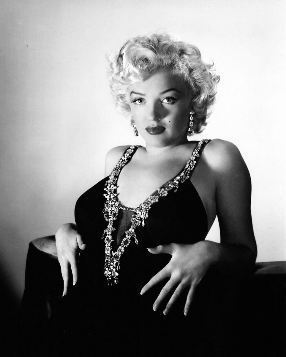 Deb69022064's tweet photo. Marilyn photographed by Frank Powolny. 1953 💋
#MarilynMonroe https://t.co/elUCB3quqF