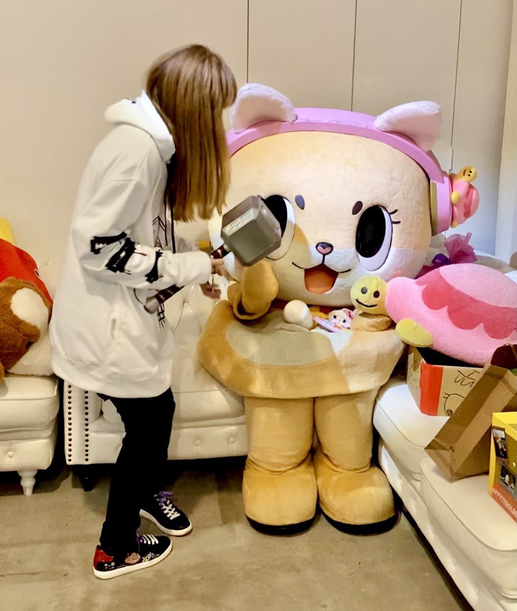 ERIKO_ERIN's tweet photo. ちぃたん☆の #ぼくは思います！始動ッ
えりこなら #ちぃのムジョルニア！持てると思った！ってことけ？！
あったぼーよ！💛٩(๑❛ᴗ❛๑)۶🩵なんなら
実録！えりこは！ムジョルニア持てた！してるッ！

ちぃたん☆の助けとお手伝い！必要や！
すぐ参加して同意！協賛！協力！
よろしくッ♡#ちぃの呼吸🤍 https://t.co/iI66RPrBYF