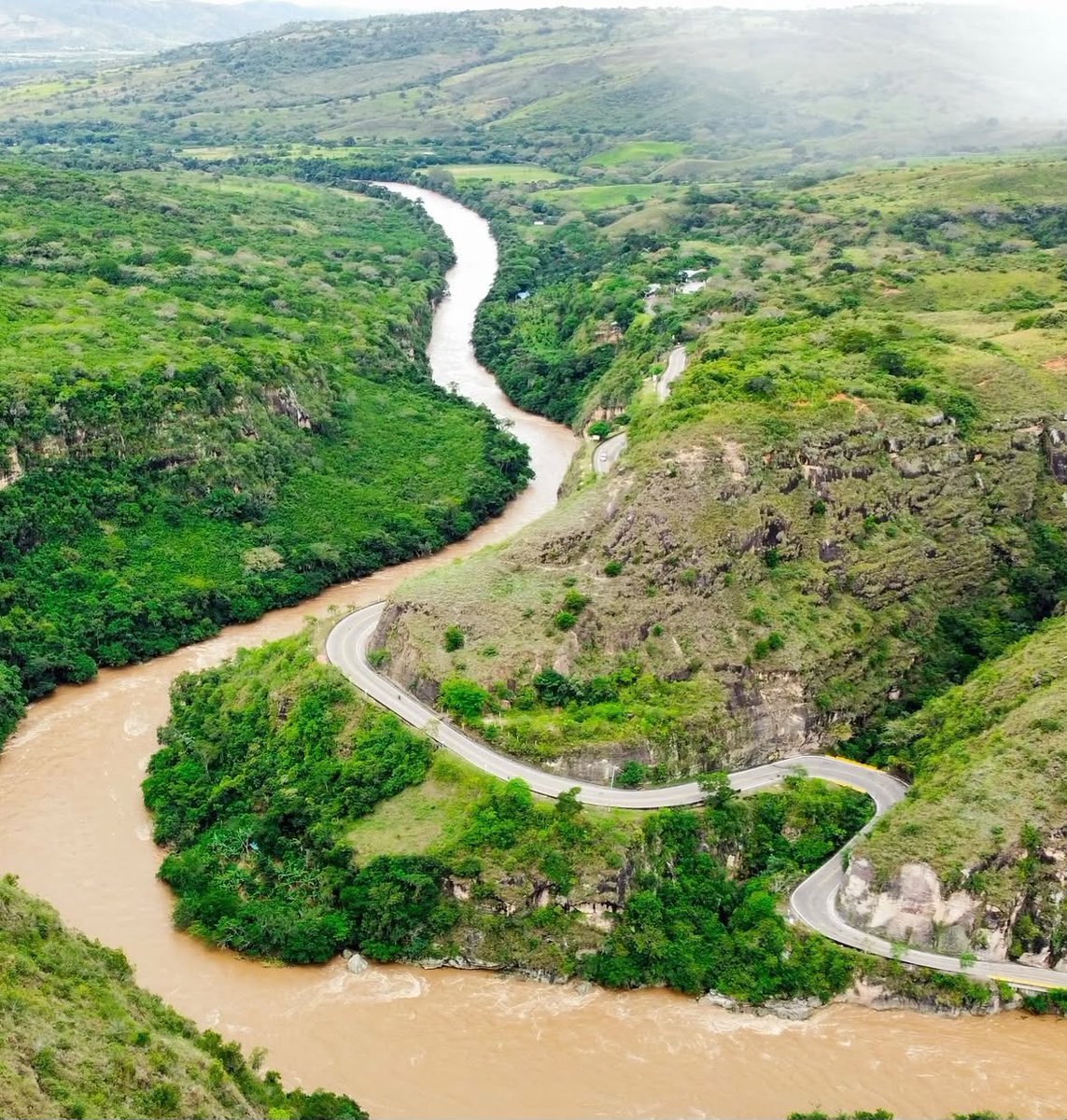 CAMHUILA's tweet photo. #NoticiasCAM 🗣️💚| Rediseñan obras en Pericongo para reducir impactos ambientales 👉🏻 https://t.co/TrLzYxjm6w https://t.co/jv6ovGxs69