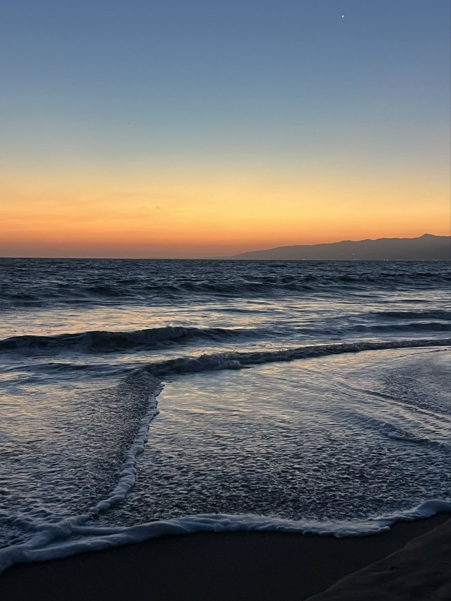 Diana_in_Winter's tweet photo. πThe Autumn Equinox last night.
#SoCal #Gratitude #SantaMonica #NoEdit #OurWorld #EXTPP https://t.co/yOwrzl3cWY