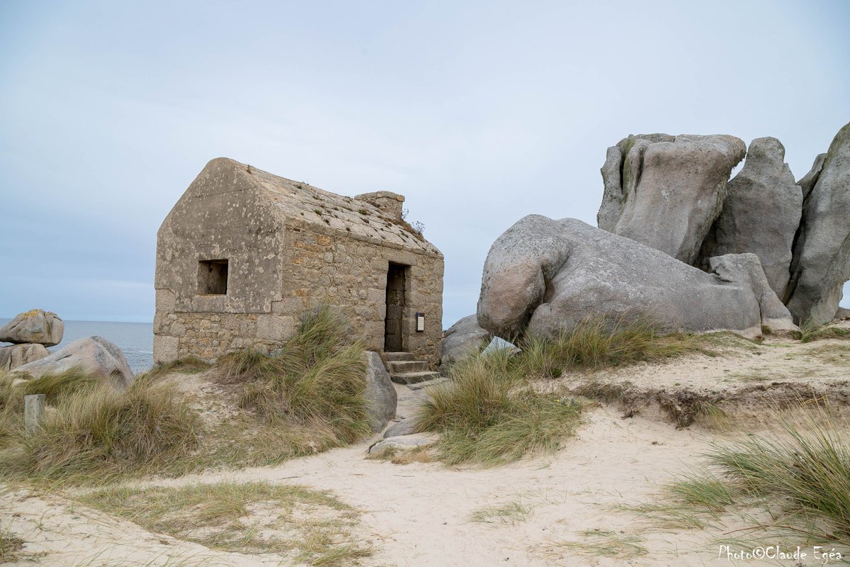 bloomdolly697's tweet photo. La maison des douaniers à Cleder Finistère https://t.co/QYBlyy2agl