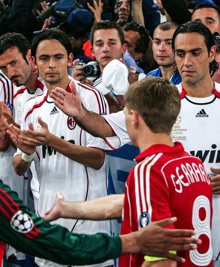 00sFootb4ll's tweet photo. After the UCL final 2007 👋 https://t.co/4xAQ0CXZaW