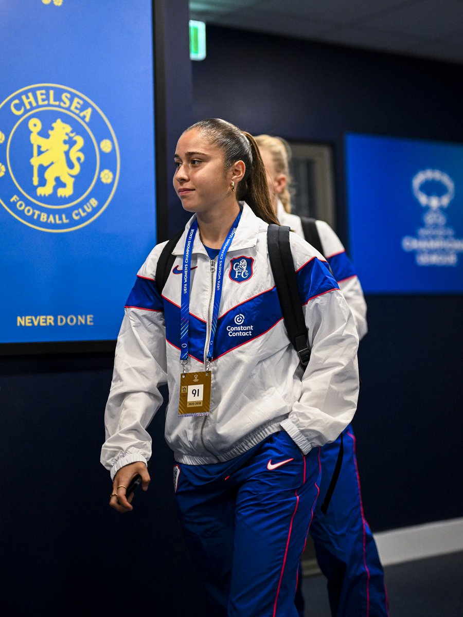 ChelseaFCW's tweet photo. Arriving in style. 😎

#UWCL https://t.co/R032euSg7z