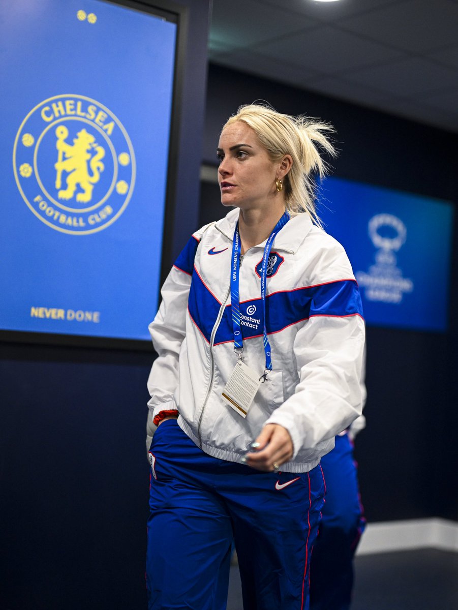 ChelseaFCW's tweet photo. Arriving in style. 😎

#UWCL https://t.co/R032euSg7z