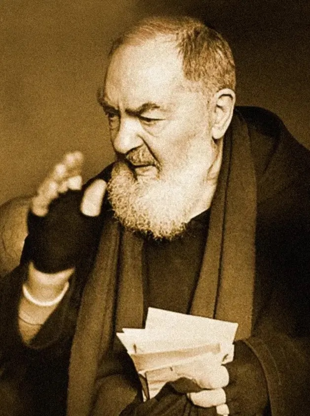 catholiccom's tweet photo. Five life-changing pieces of advice from St. Padre Pio: 🧵

“Console yourself, I repeat, that as long as you are afraid that you do not love God, and as long as you fear to offend him, you already love him and no longer offend him.” https://t.co/mC7NQuPB5F