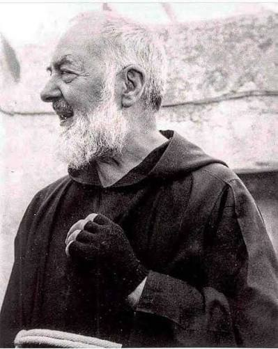 catholiccom's tweet photo. “Joy, with peace, is the sister of charity. Serve the Lord with laughter.” https://t.co/ifjtPpK97d