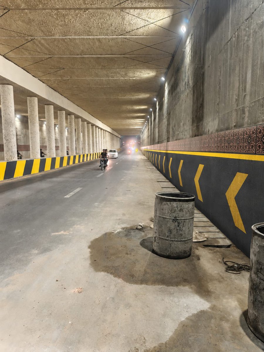 developingpak's tweet photo. Walls of #Munawwar Chowrangi Underpass are being tiled. Tiles have different monuments of #Sindh being depicted.
#Karachi https://t.co/jWjLcnxxws