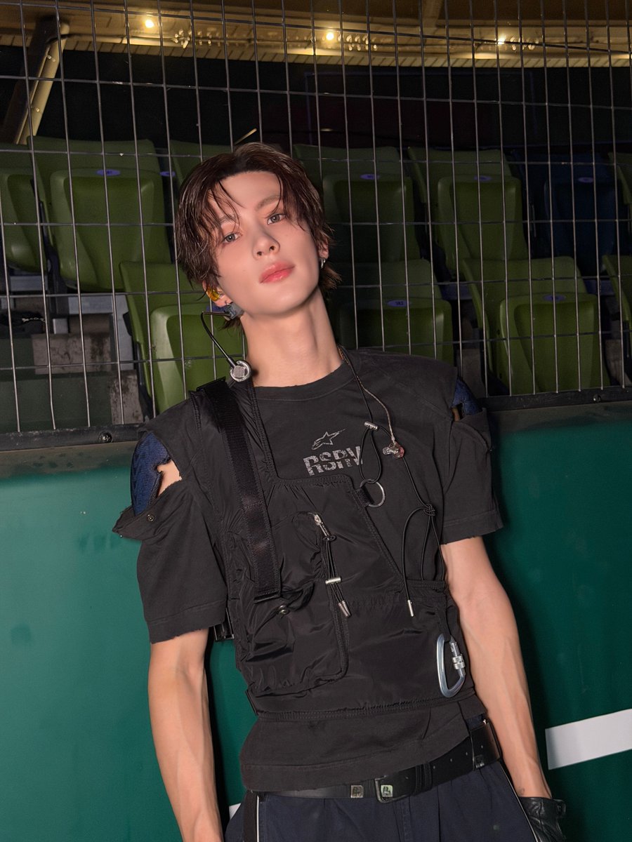 mepuppieyou's tweet photo. แอนตันโคตรหล่อเลย 😭 https://t.co/Mo8KSx4faC