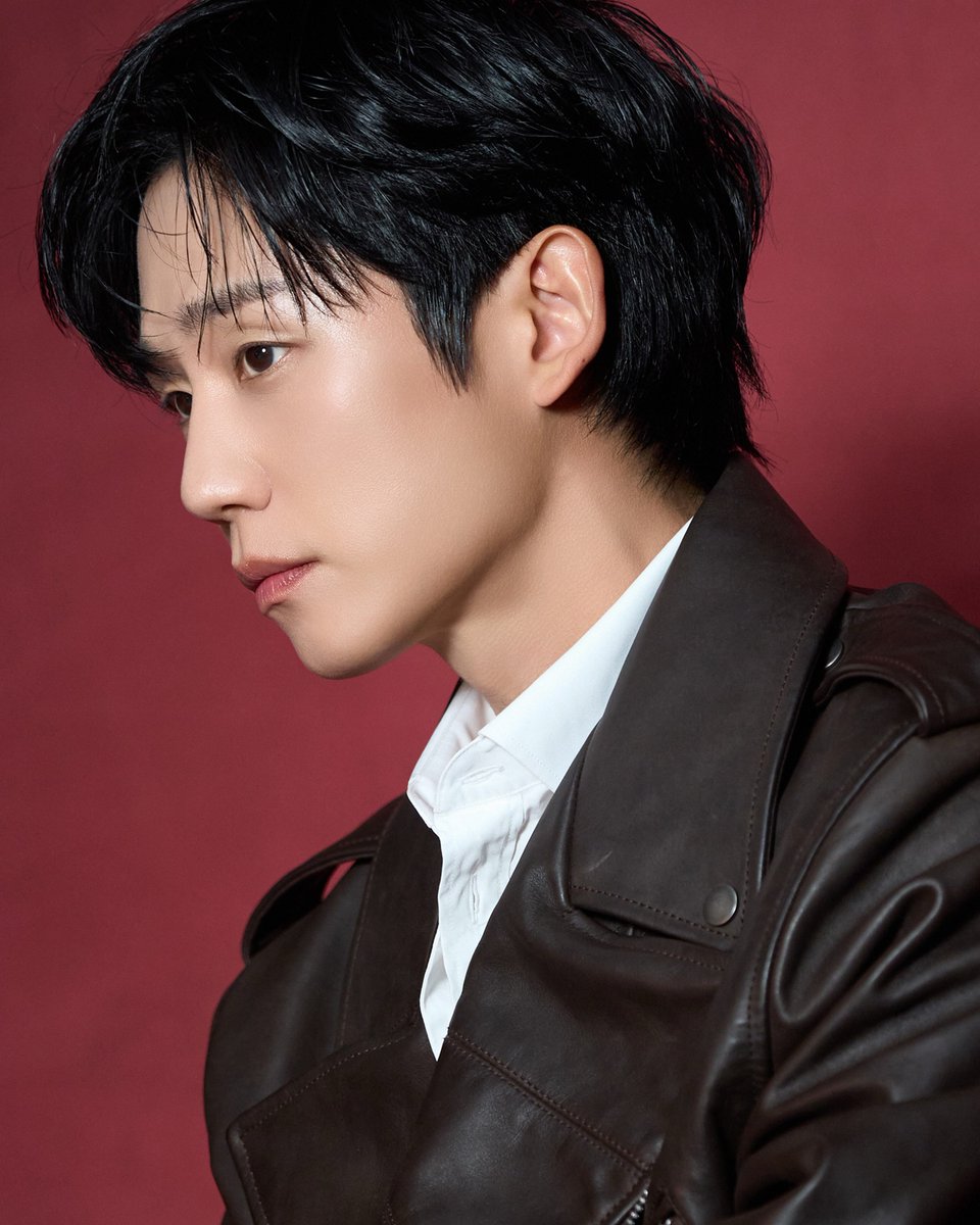 Kkorepo's tweet photo. #チョン・ヘイン、今日もビジュアルが大活躍…グラビア撮影ビハインドカット 
🔗https://t.co/mLcsandxOi https://t.co/ABvdATv3No
