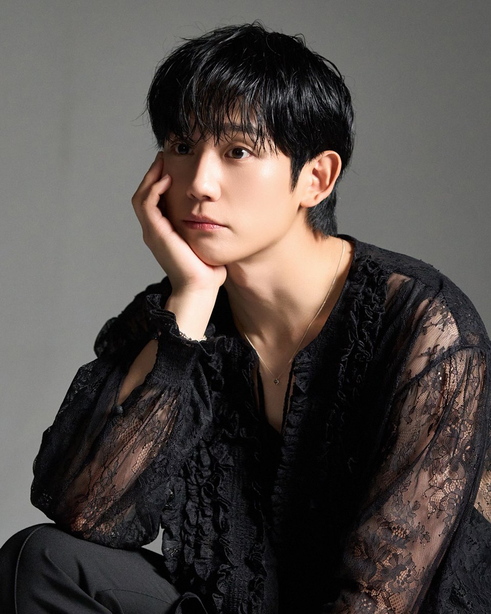 Kkorepo's tweet photo. #チョン・ヘイン、今日もビジュアルが大活躍…グラビア撮影ビハインドカット 
🔗https://t.co/mLcsandxOi https://t.co/ABvdATv3No