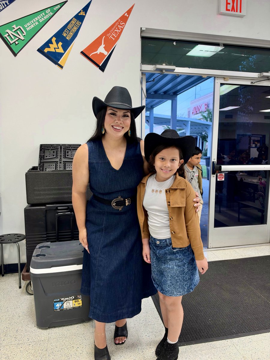 VPAA_SWPS's tweet photo. 🤠 Our Blue Jays showed up in their boots and hats for Western Day! As we celebrate Hispanic Heritage Month, we’re recognizing the vaquero traditions that helped shape Western culture. What a fun day of learning and school spirit! 💙❤️ #HispanicHeritageMonth #WesternDay https://t.co/PUITtKbQIo