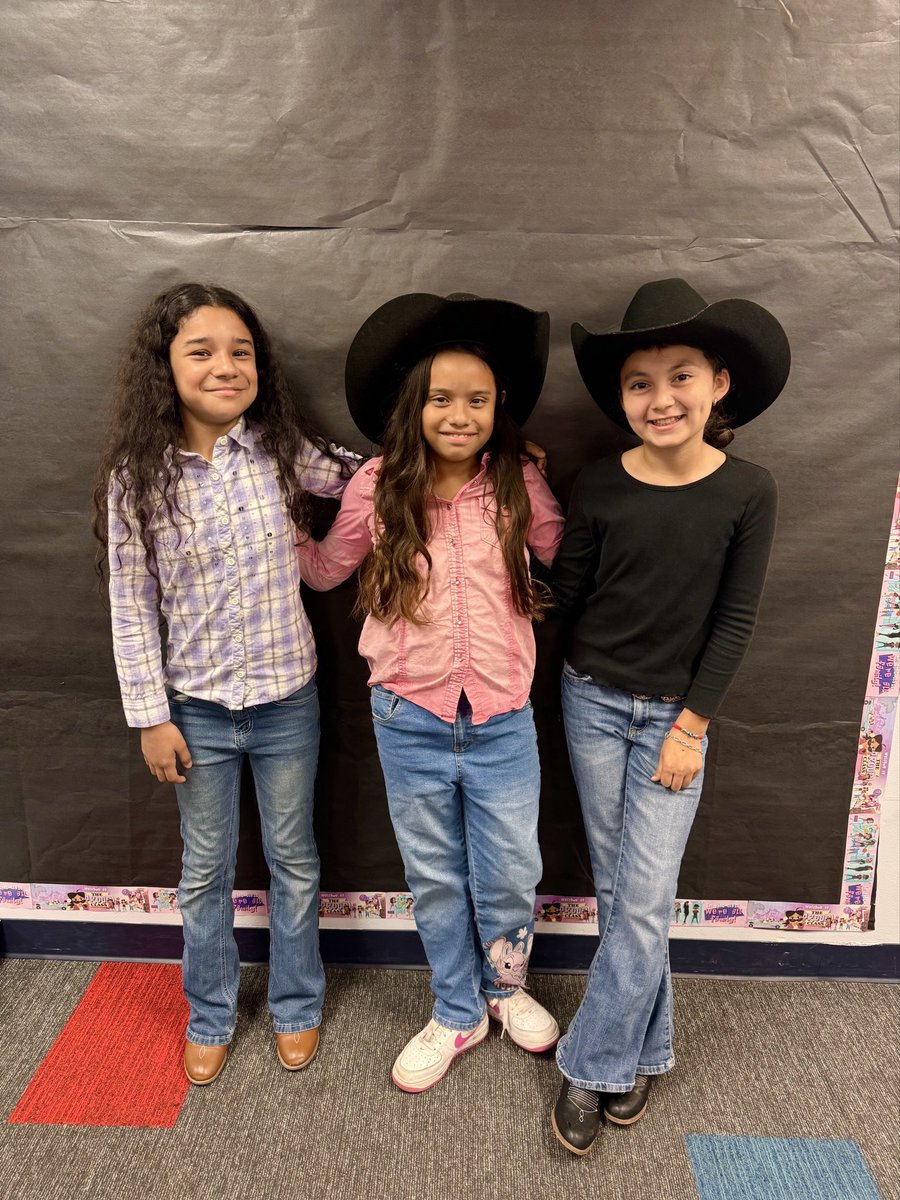 VPAA_SWPS's tweet photo. 🤠 Our Blue Jays showed up in their boots and hats for Western Day! As we celebrate Hispanic Heritage Month, we’re recognizing the vaquero traditions that helped shape Western culture. What a fun day of learning and school spirit! 💙❤️ #HispanicHeritageMonth #WesternDay https://t.co/PUITtKbQIo