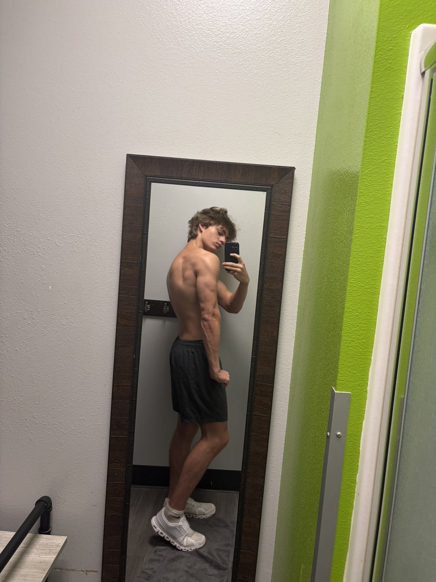 MasterSevv's tweet photo. Master is ready to forcefully take all your loser cash don’t be afraid and dm me now https://t.co/zCxrOYhZ9P