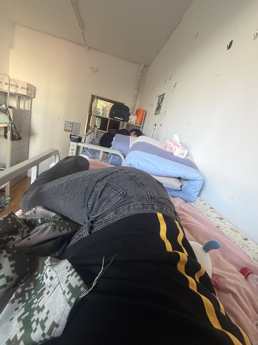 Moliiiiuu's tweet photo. 可恶。什么魔法可以把屁股变大 https://t.co/34W0XGd6C2