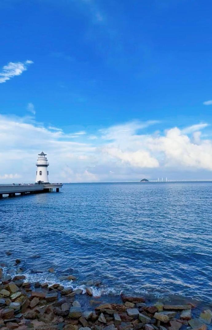 DiStefaniross's tweet photo. Just wrapped up a quick day trip to the coastal lighthouse – fresh sea air, warm sun, and zero plans for the rest of the afternoon ， https://t.co/6LtObuN2jO