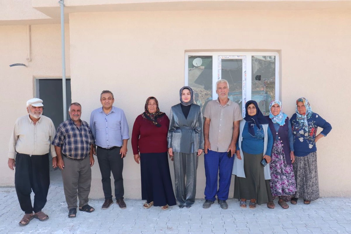 polatelikym's tweet photo. 📍 Kaymakamımız Sn. Esra Bozan, Yeniyurt Karacurun Mezrası’nda yapımı devam eden çalışmaları yerinde inceleyerek, yürütülen çalışmalar hakkında yetkililerden bilgi aldı. https://t.co/au9TDWKIBQ