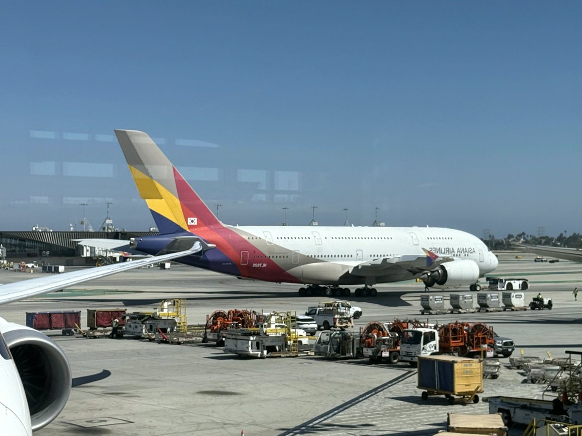 StevenWrigpm's tweet photo. LAX Asiana Airlines https://t.co/VCcSatMVC7