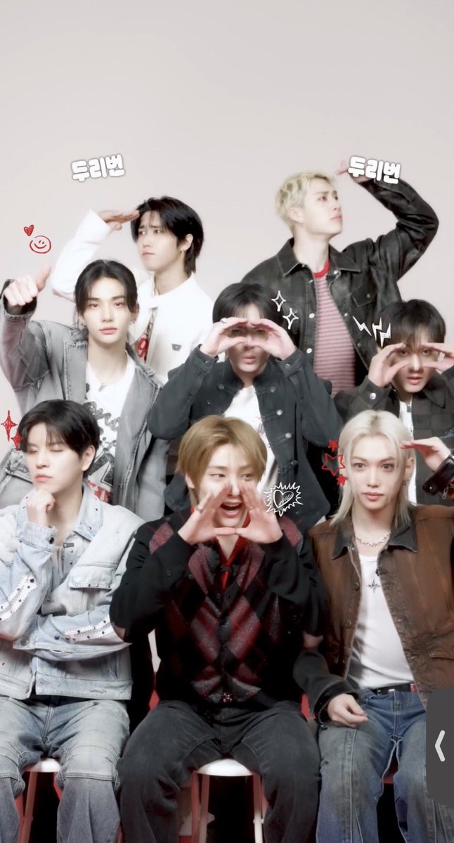 _skz_0801's tweet photo. 双眼鏡をしっかり両手持ちするライブにいるSTAYを真似してるであろうバニラチャ(可愛い)、
キョロキョロアイドル満点で探しているチャニと双子(可愛い)、
自由演技の炭水化物ラチャ(好きな理由が詰まっている可愛い) https://t.co/ypOyMUvR61