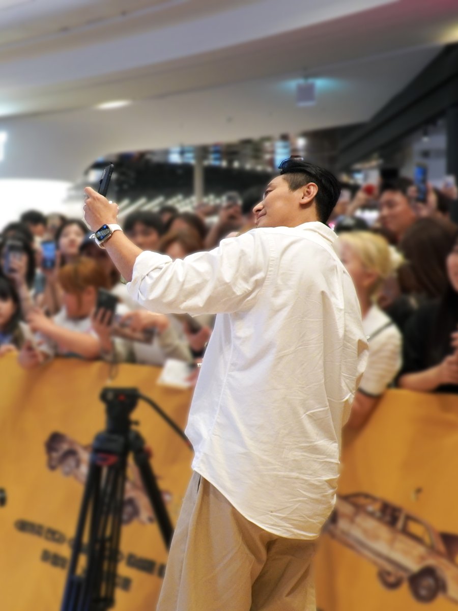 mellow_riff's tweet photo. 230722 비공식작전 게릴라 팬 이벤트 #주지훈

이날 약간 백강혁미 있음
성공한 교수나 창업자가 강연하는 느낌 뭔지 알지

그리고 모든 휀걸들과 한 명 한 명 사진을 찍어줬다죠 https://t.co/yRcSqqkKme