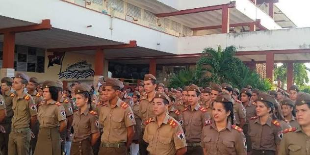 comunicacionac6's tweet photo. 23 de septiembre de 1966: Se crean las Escuelas Militares Camilo Cienfuegos por iniciativa de Raúl Castro. #RaúlEsRaúl https://t.co/afbEeM9ObP