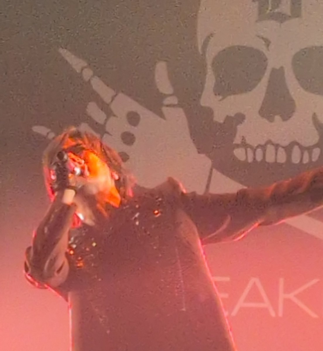 D54PAKMM's tweet photo. BREAKERZリターンズGOツアーファイナル行ってきました。個人的ツボはアキ様のギャルピースとしんぴーがメンバーを料理に例えたくだり（アキ様➝和食  DAIGO➝イタリアかフランス）です。
やっぱりBREAKERZのライブって楽しいよね。うん。
また行くよ絶対行くよ。 https://t.co/JasrW0hWwx