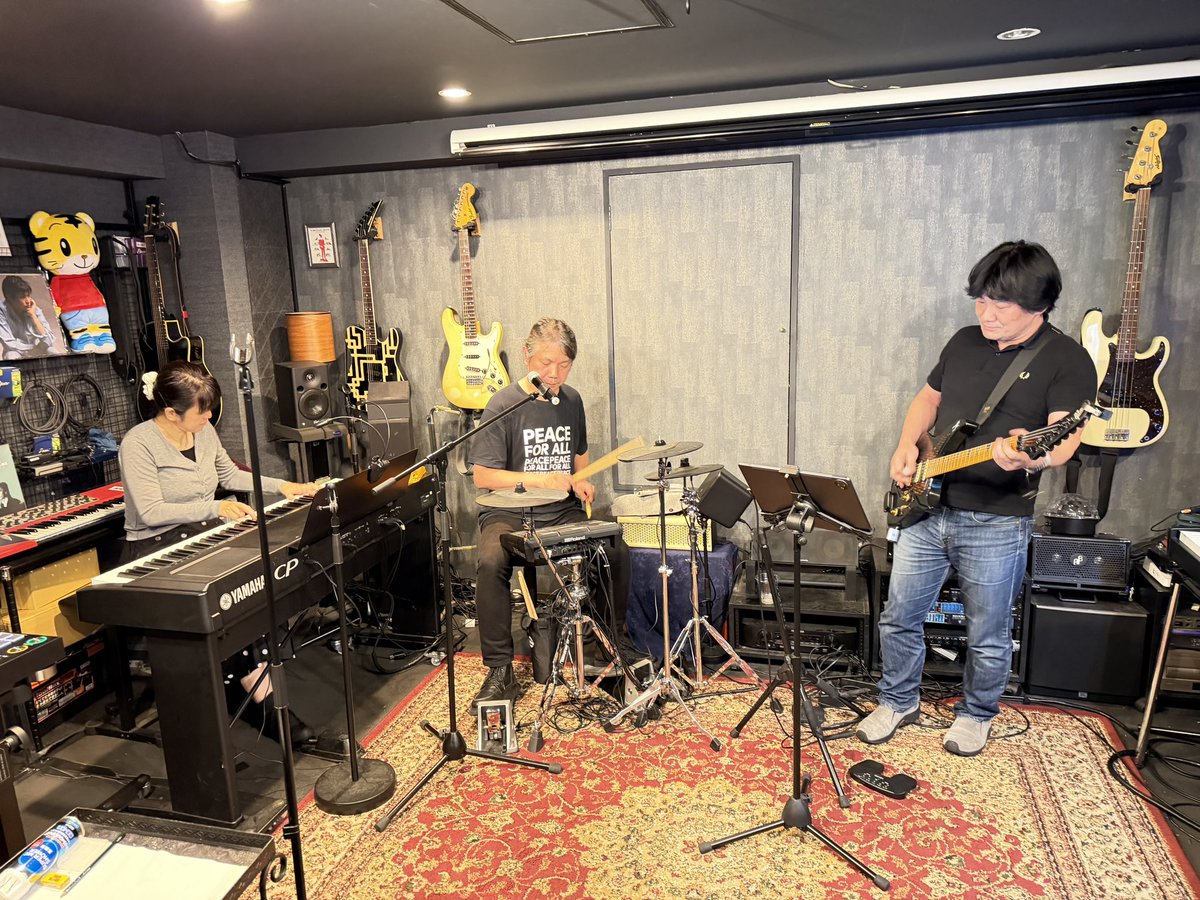 shinkakurui's tweet photo. #偽ウツバー 楽しかった😆
QUANTUMかけ、歌あり、トークあり、DJあり、演奏あり❗️

#セッションパビリオン の前夜祭みたいになりました😁 https://t.co/RzuCjb3gDe