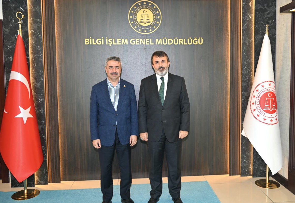 MustafaAlkayis's tweet photo. 📍Adalet Bakanlığı |Bilgi İşlem Genel Müdürlüğü

Adalet Bakanımız Sayın Akın Gürlek’in tensipleriyle Adalet Bakanlığı Bilgi İşlem Genel Müdürü olarak atanan Mehmet Murat Tuzcu’ya hayırlı olsun ziyaretinde bulunduk.

Adalet camiasında bugüne kadar üstlendiği önemli görevleri liyakat, bilgi ve tecrübesiyle başarıyla yürüten Sayın Genel Müdürümüzün, yeni görevinde de Adalet Bakanlığımıza önemli katkılar sunacağına ve güzel hizmetlere vesile olacağına inanıyorum.

Yeni görevinin hayırlı olmasını diliyor, muvaffakiyetler temenni ediyorum.  @abakingurlek @abuyukgumus @RTErdogan