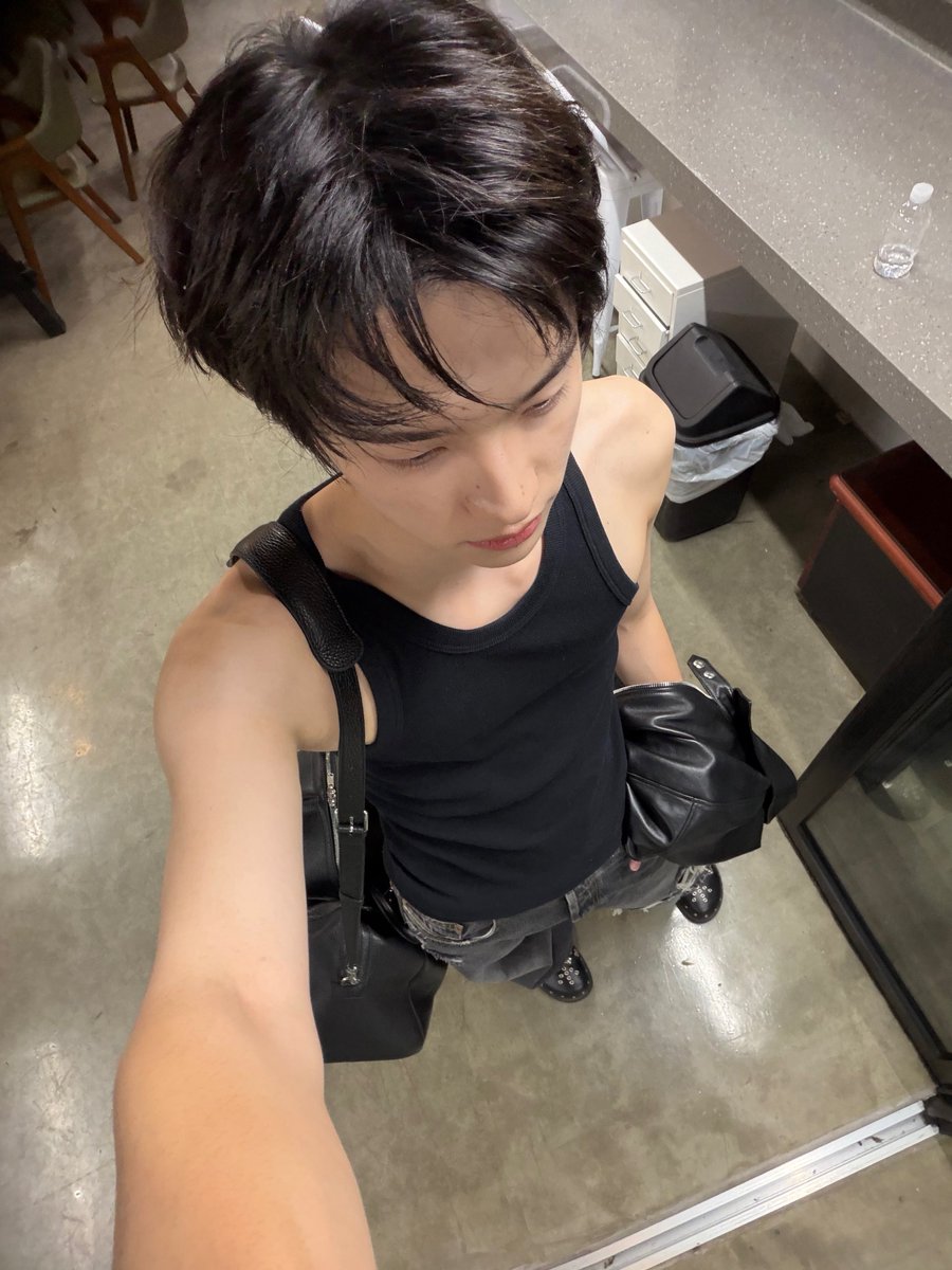 milkiiyuu's tweet photo. 코에 점 잘 보이는거 개쭈은듯 ㅋㅋㅋ https://t.co/p4r2x4RFDo
