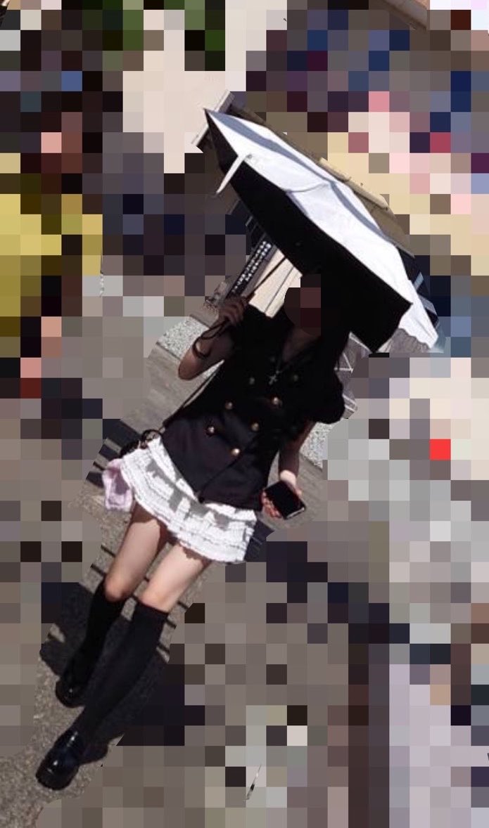 pi268x's tweet photo. 不意打ちに撮られた写真でも脚が細すぎるのでダイエット頑張っててよかったなって思える https://t.co/jMbO2UNpQa